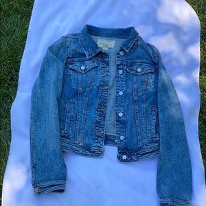 MUST HAVE JEAN JACKET